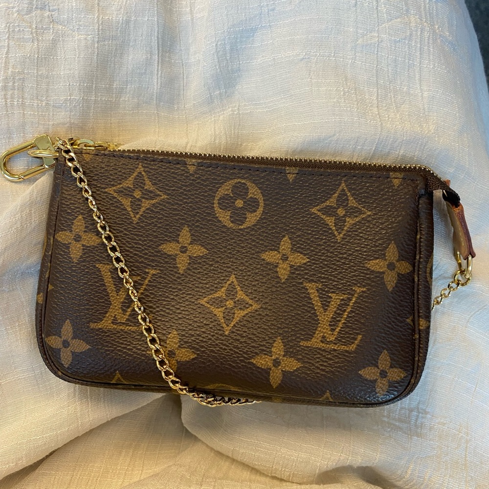 Louis Vuitton Monogram Mini Pochette Accessoires